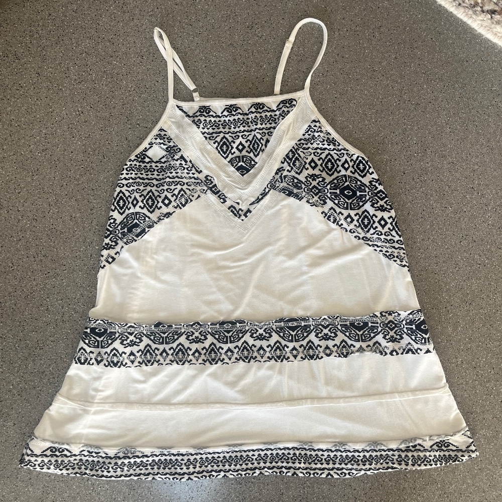 Flowy tank